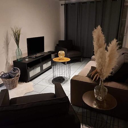 Appartement Rdc Plein Centre Avec Terrasse Visé المظهر الخارجي الصورة