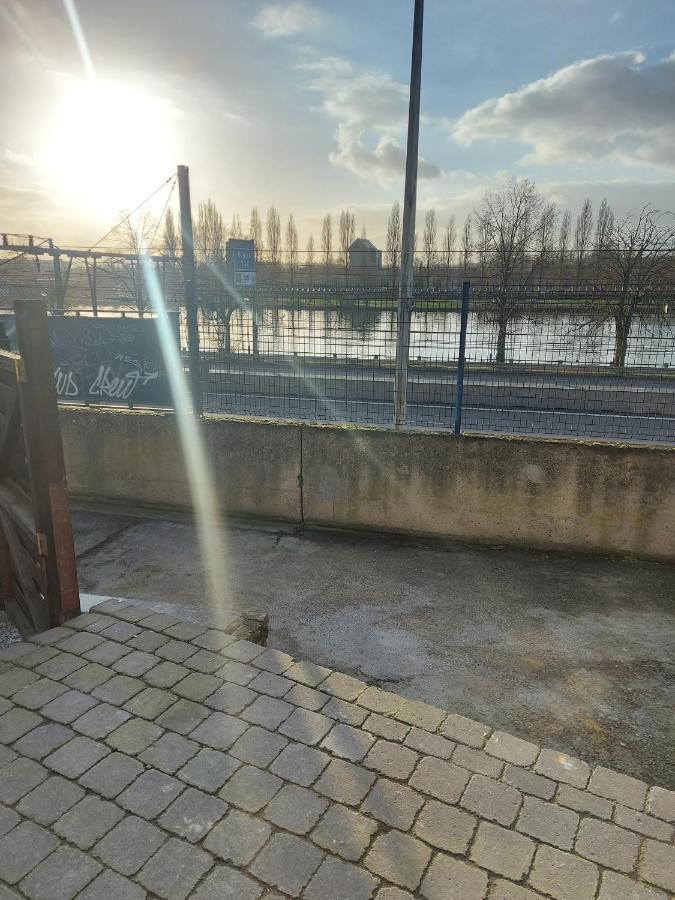 Appartement Rdc Plein Centre Avec Terrasse Visé المظهر الخارجي الصورة
