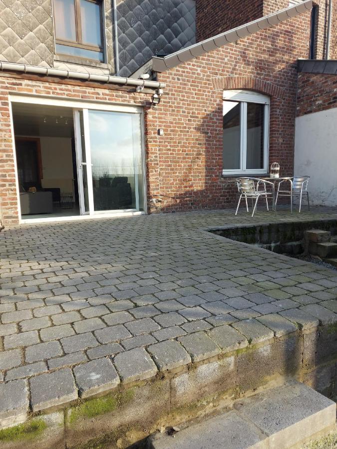 Appartement Rdc Plein Centre Avec Terrasse Visé المظهر الخارجي الصورة